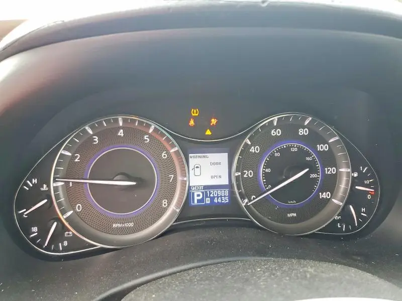 2011 INFINITI QX56 BASE  