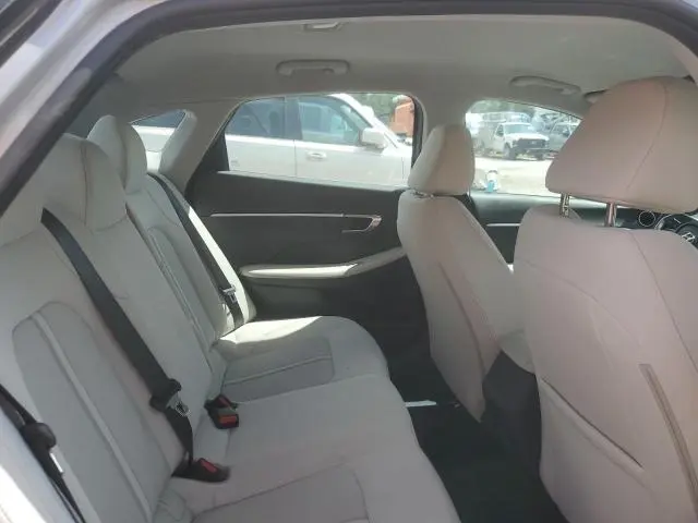 2023 HYUNDAI SONATA SE  