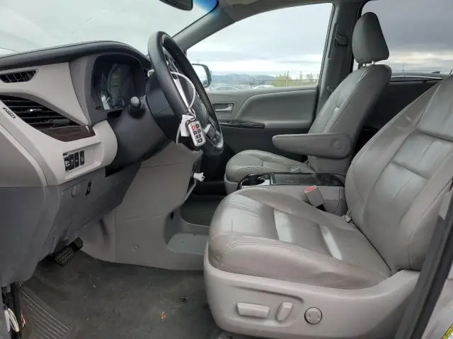 2015 TOYOTA SIENNA XLE  