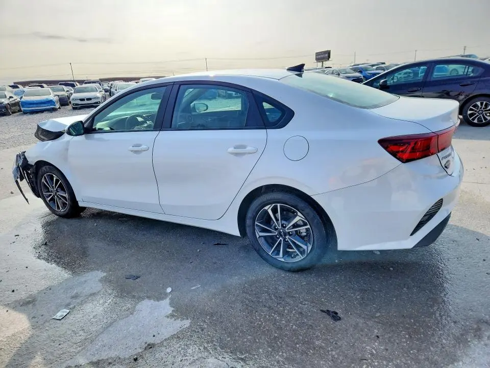 2024 KIA FORTE LXS  
