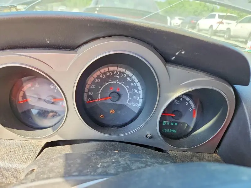 2010 DODGE AVENGER R  