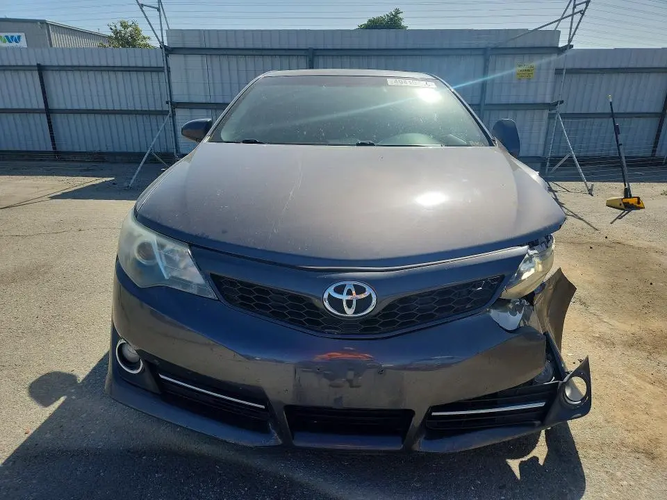 2012 TOYOTA CAMRY SE  