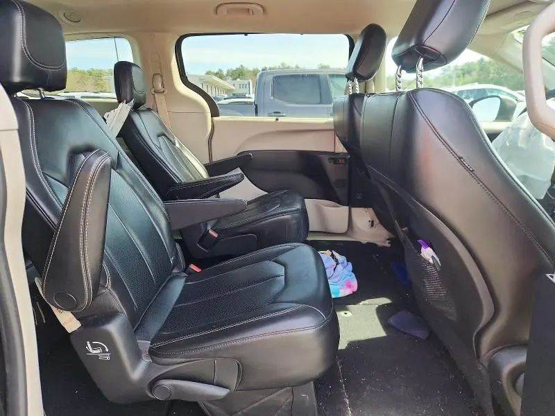 2020 CHRYSLER VOYAGER LXI  