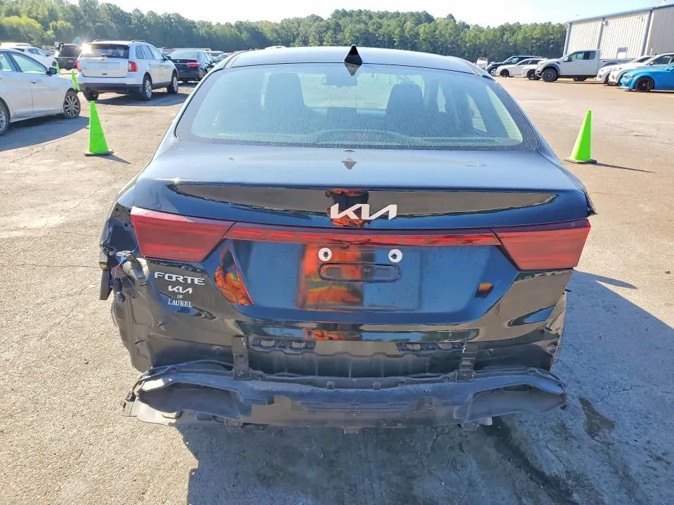 2024 KIA FORTE LXS  