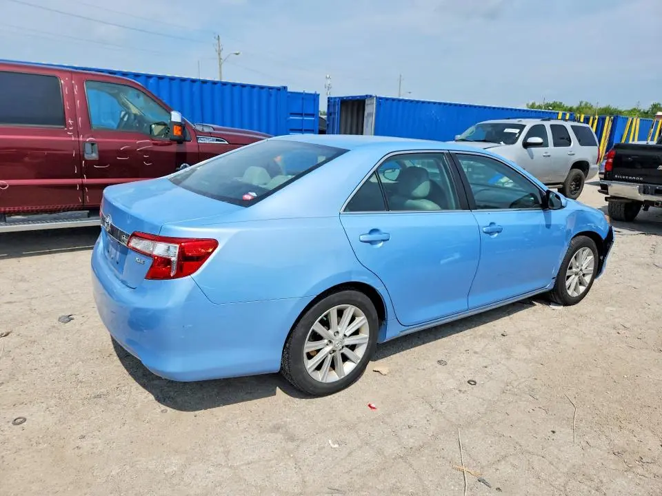 2014 TOYOTA CAMRY XLE  