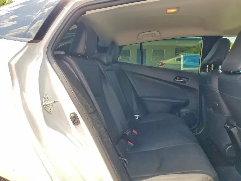 2021 TOYOTA PRIUS XLE AWD-E  