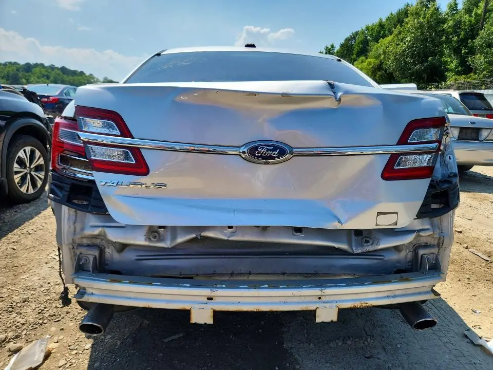 2015 FORD TAURUS SE  