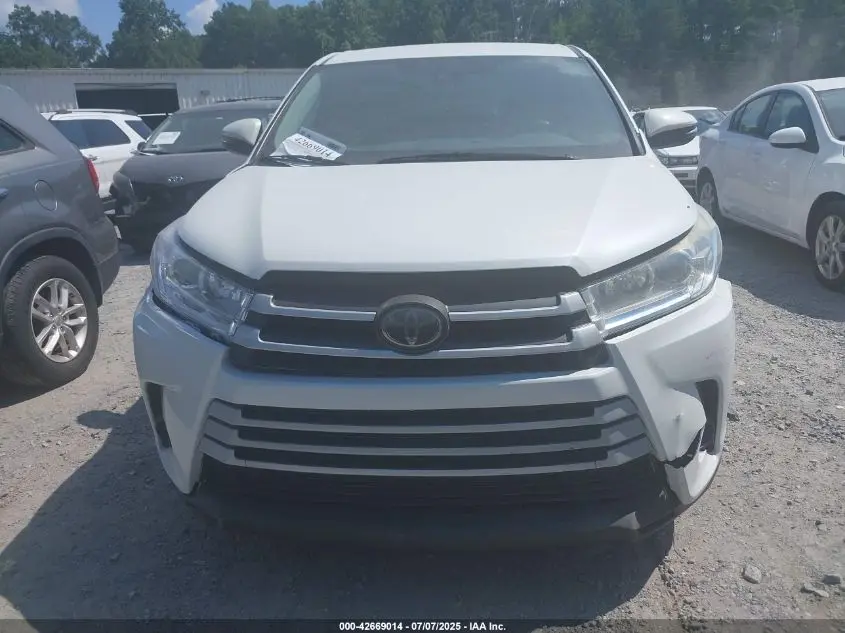2018 TOYOTA HIGHLANDER LE