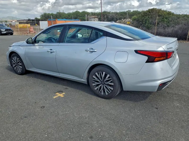 2023 NISSAN ALTIMA SV  