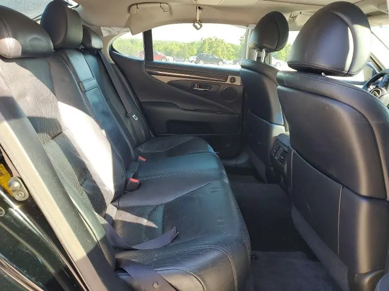 2013 LEXUS LS 460  