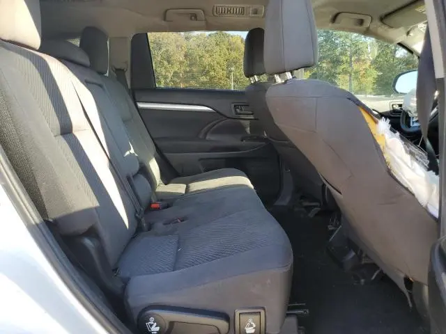 2019 TOYOTA HIGHLANDER LE  