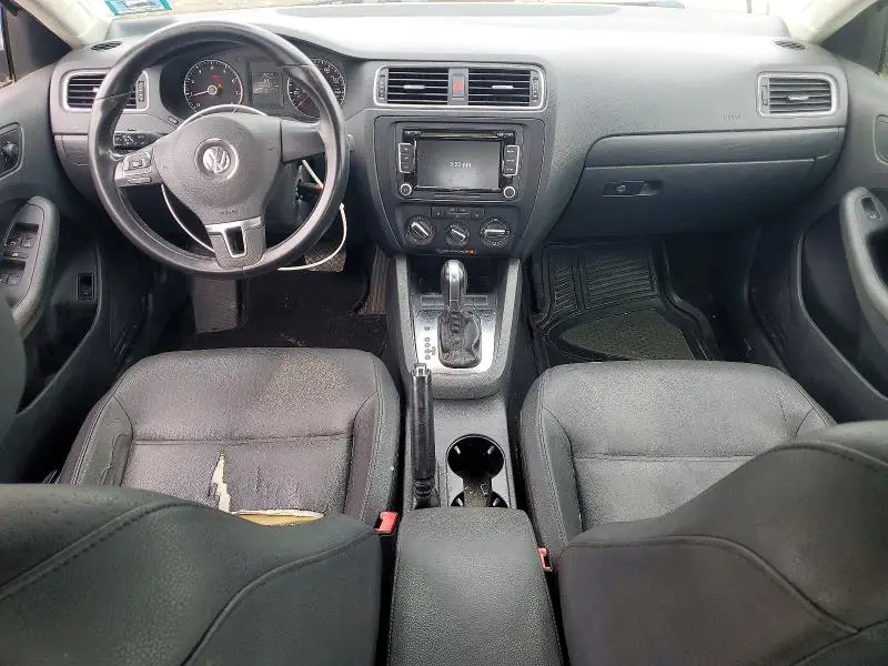 2012 VOLKSWAGEN JETTA SE  