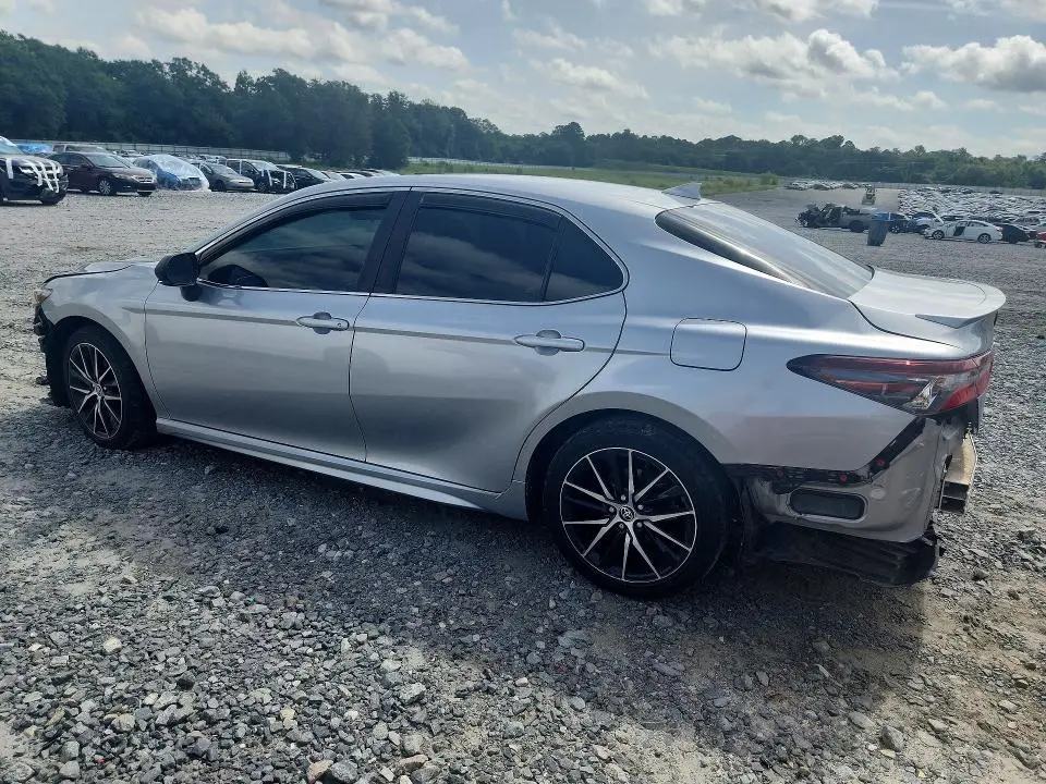 2022 TOYOTA CAMRY SE  