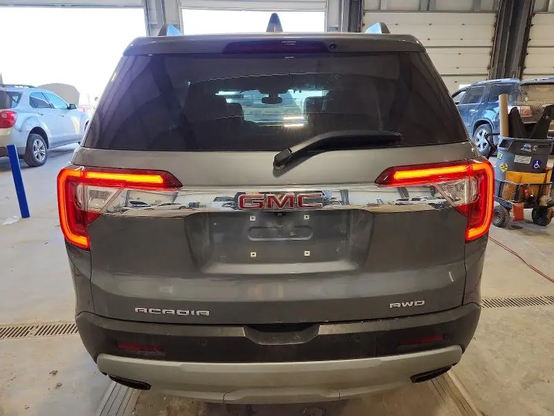 2021 GMC ACADIA SLT  