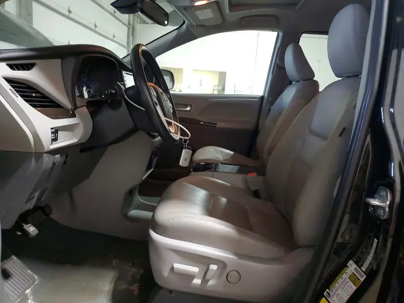 2020 TOYOTA SIENNA   