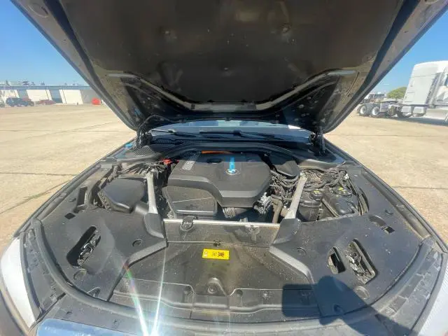 2019 BMW 530E   