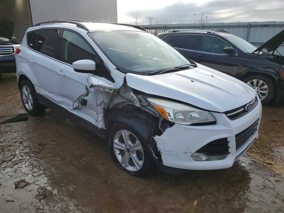 2016 FORD ESCAPE SE  