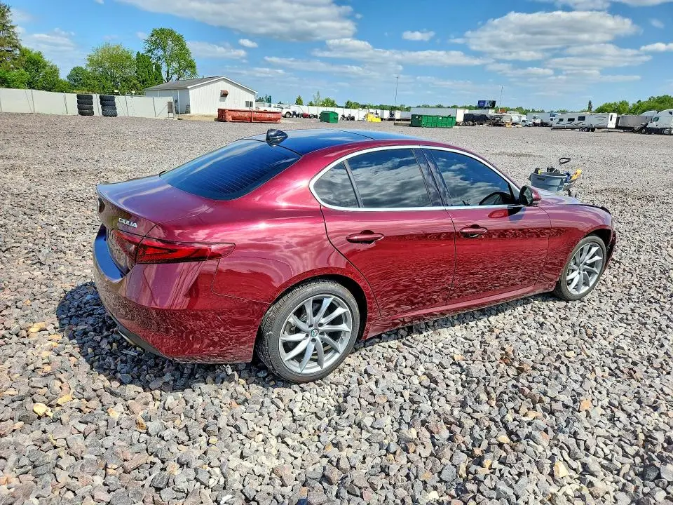 2017 ALFA ROMEO GIULIA Q4  