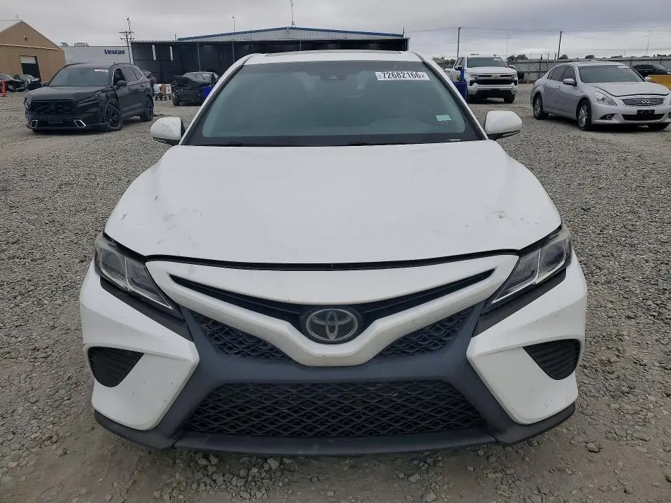 2018 TOYOTA CAMRY SE  