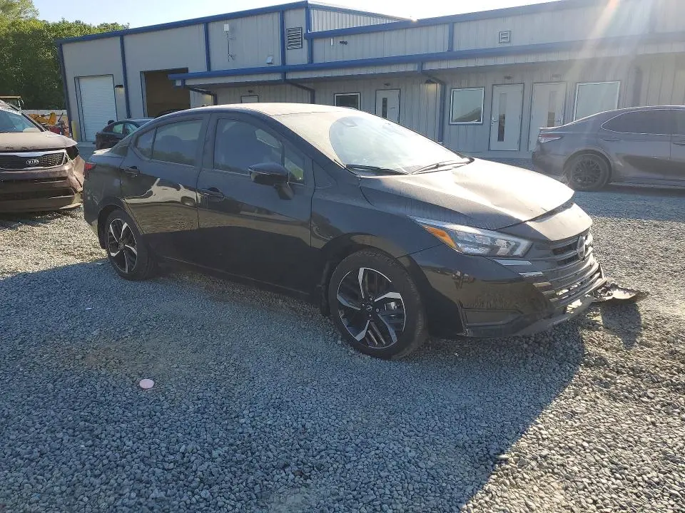 2025 NISSAN VERSA SR  