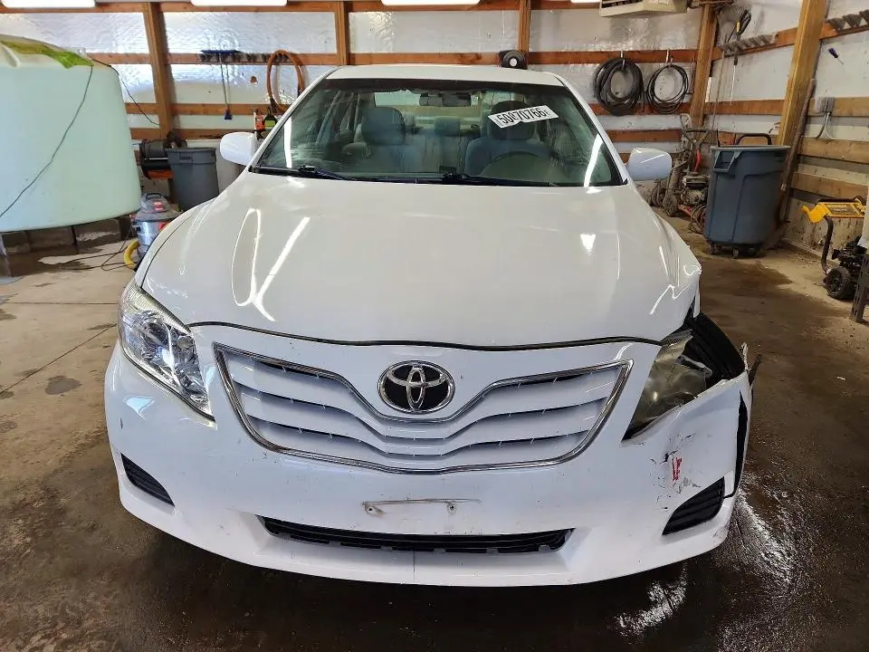 2011 TOYOTA CAMRY LE  