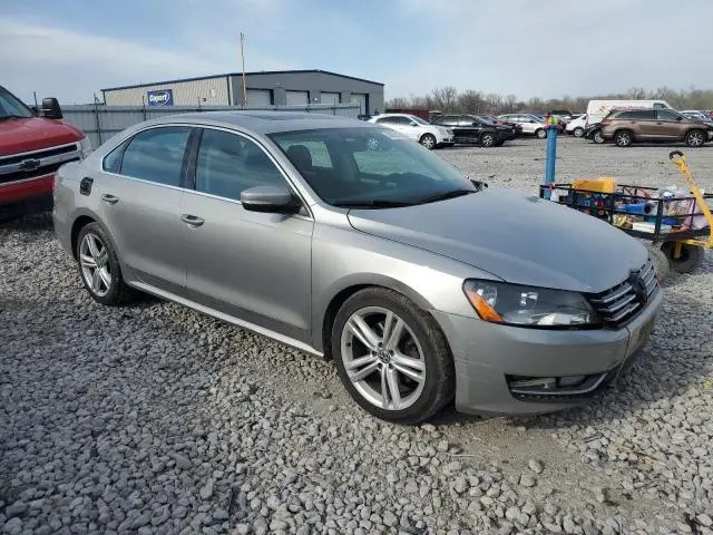 2013 VOLKSWAGEN PASSAT SE  