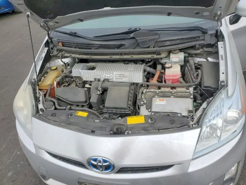 2010 TOYOTA PRIUS III  