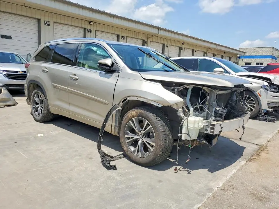 2016 TOYOTA HIGHLANDER XLE  