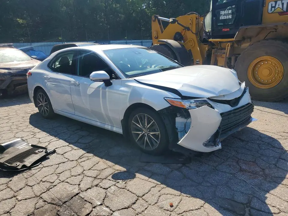 2023 TOYOTA CAMRY XLE  
