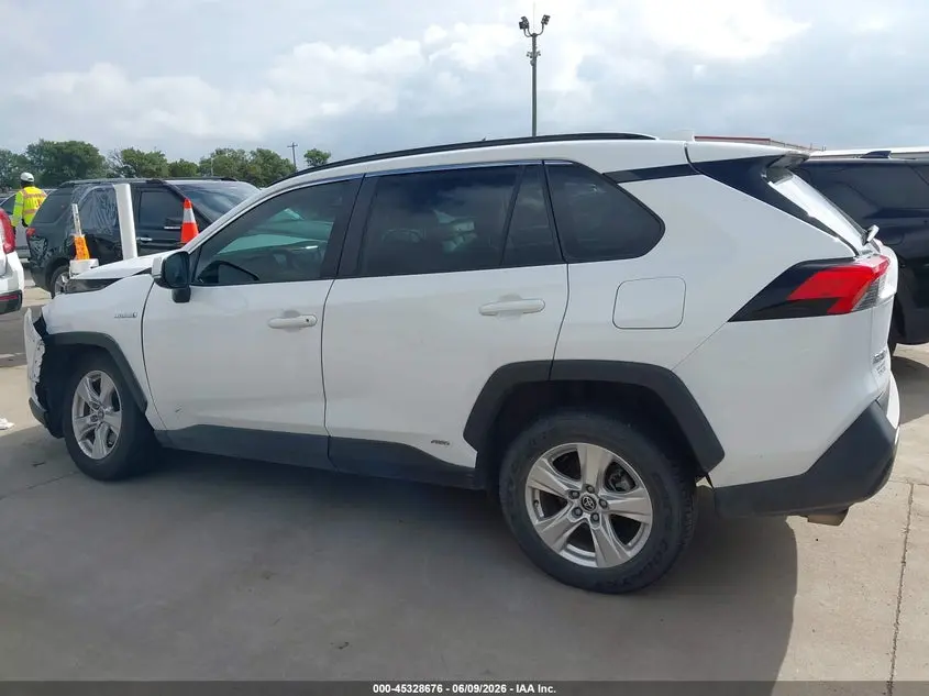 2021 TOYOTA RAV4 HYBRID XLE
