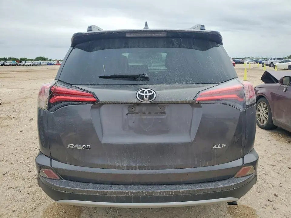 2018 TOYOTA RAV4 XLE  