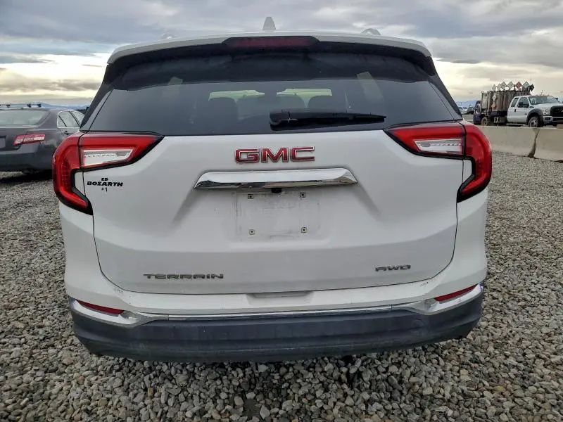2023 GMC TERRAIN SLT  