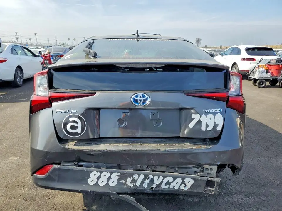 2019 TOYOTA PRIUS LE  