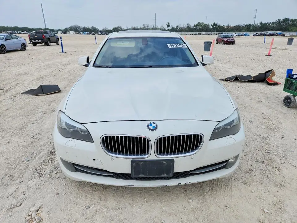 2011 BMW 528 I  