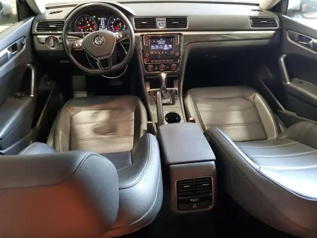 2016 VOLKSWAGEN PASSAT SE  