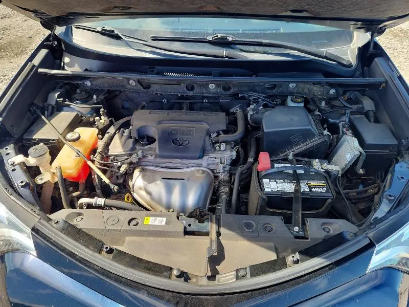 2018 TOYOTA RAV4 SE  