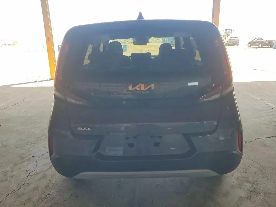 2024 KIA SOUL LX  