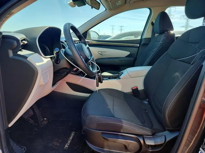 2023 HYUNDAI TUCSON SE  