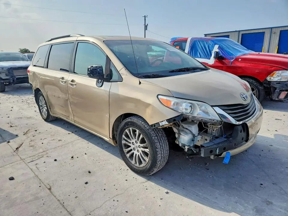 2012 TOYOTA SIENNA XLE 8-PASSENGER  