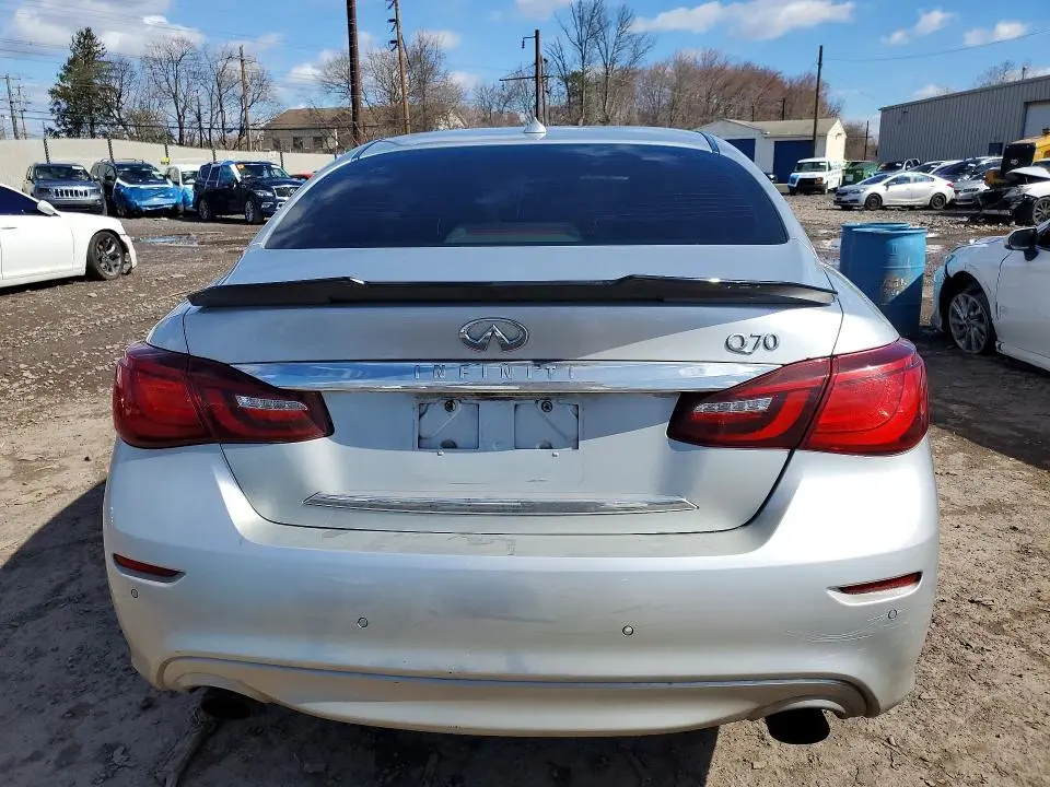 2015 INFINITI Q70 3.7  