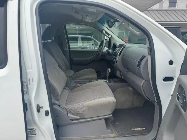 2013 NISSAN FRONTIER S  