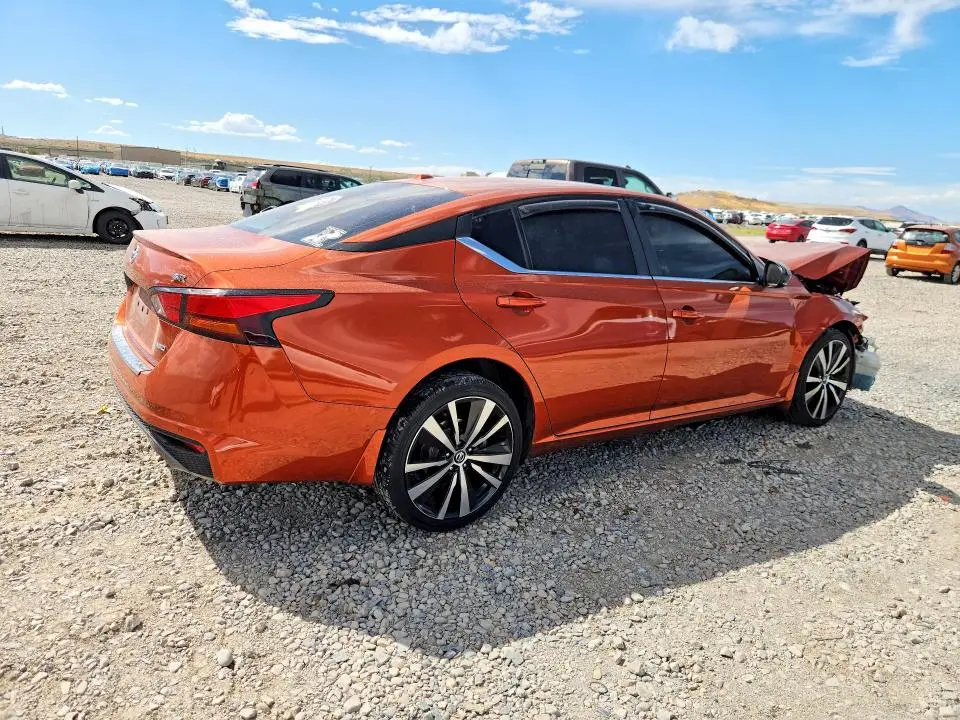 2021 NISSAN ALTIMA SR  