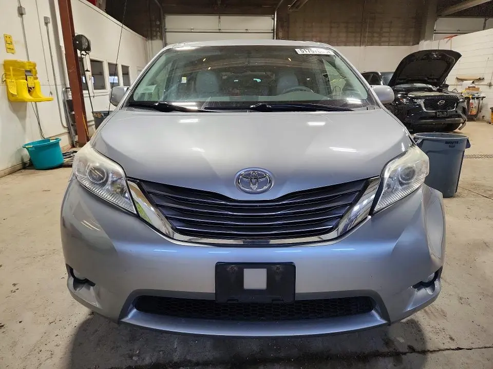 2012 TOYOTA SIENNA XLE 8-PASSENGER  