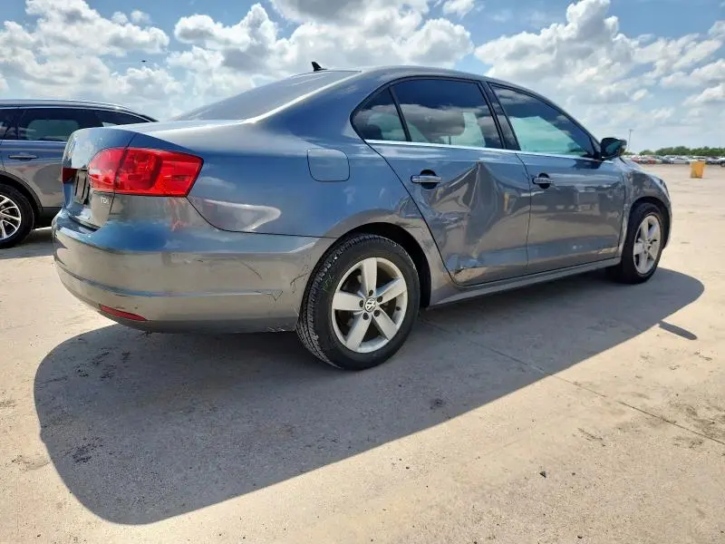 2013 VOLKSWAGEN JETTA TDI  