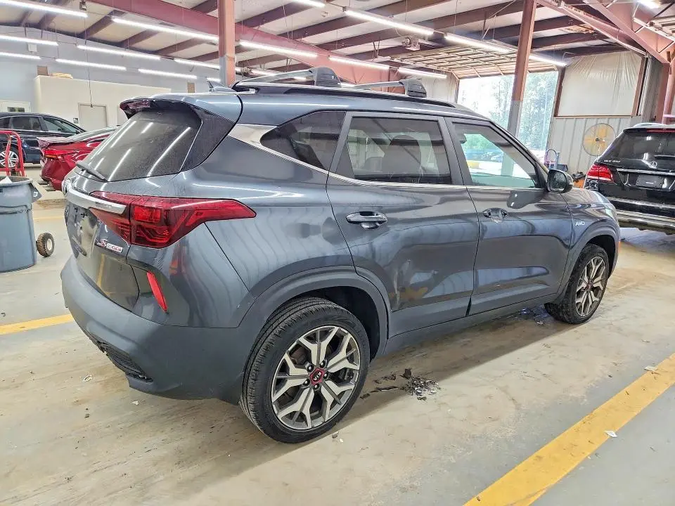 2021 KIA SELTOS S  