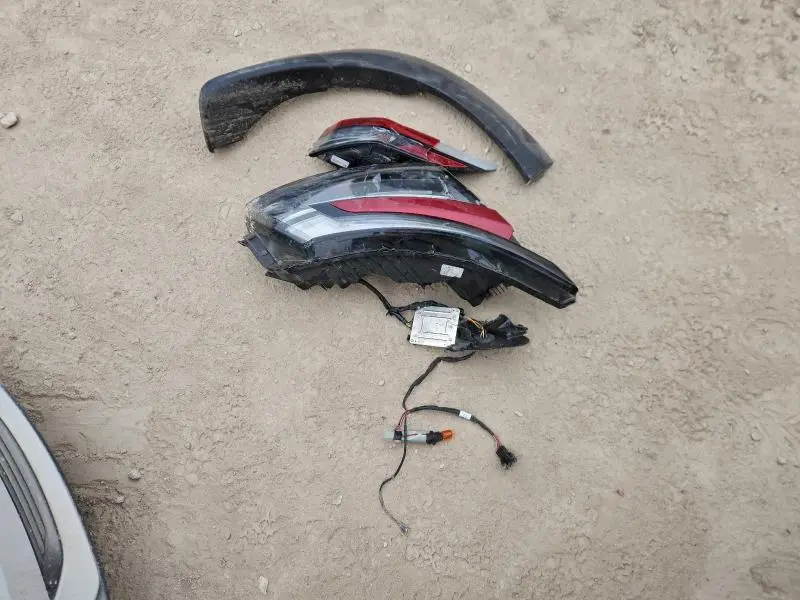 2023 NISSAN PATHFINDER SV  