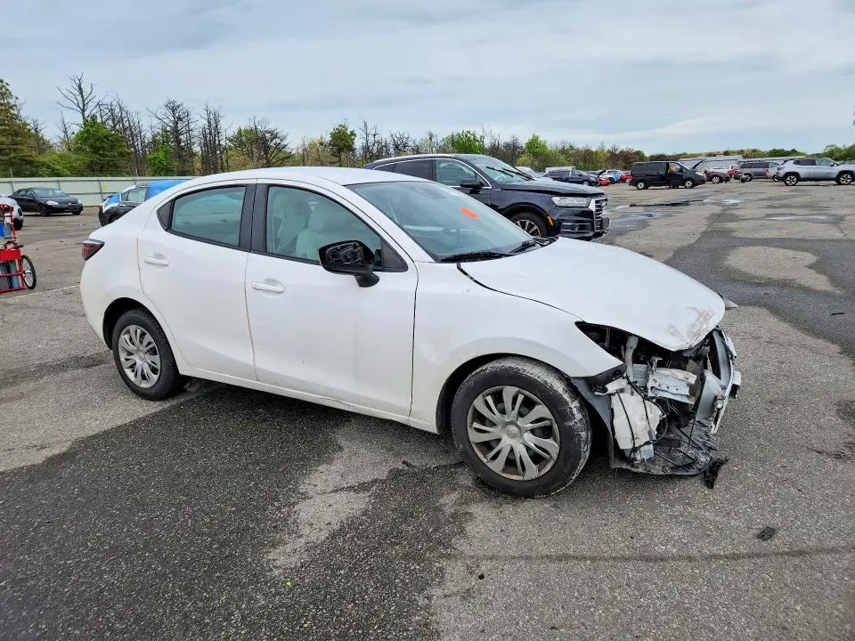 2019 TOYOTA YARIS L  