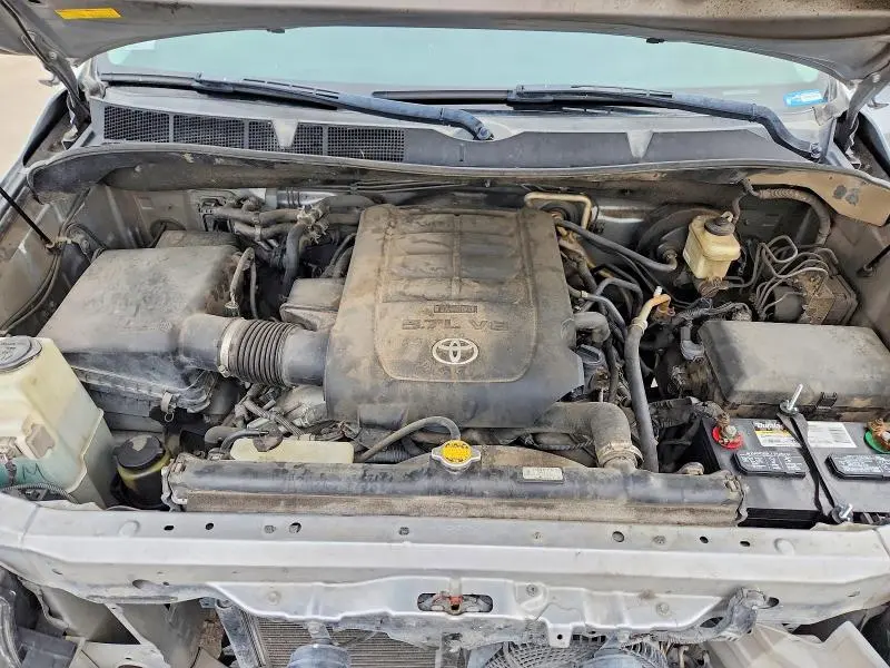 2011 TOYOTA SEQUOIA SR5  