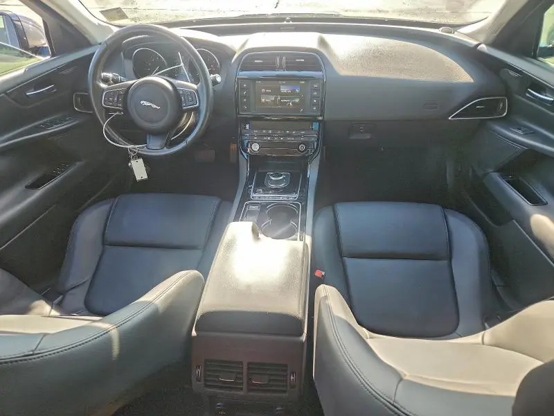 2017 JAGUAR XE PREMIUM  