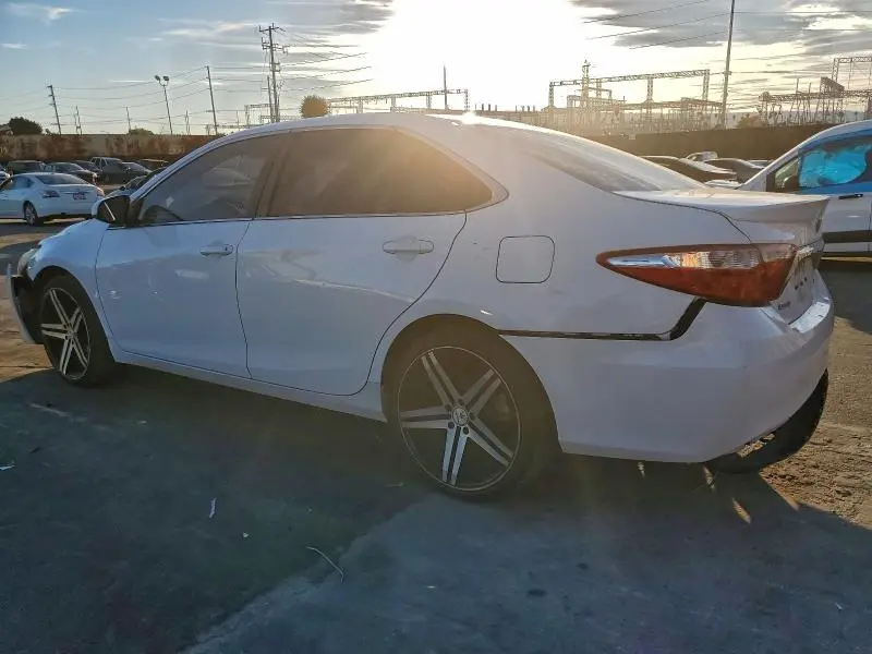 2016 TOYOTA CAMRY LE  